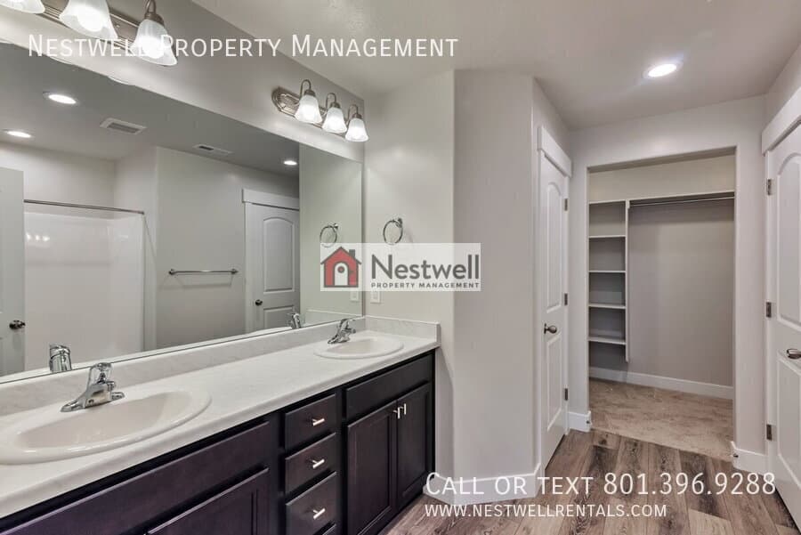 Lehi Townhome: 3894 W 1650 N
