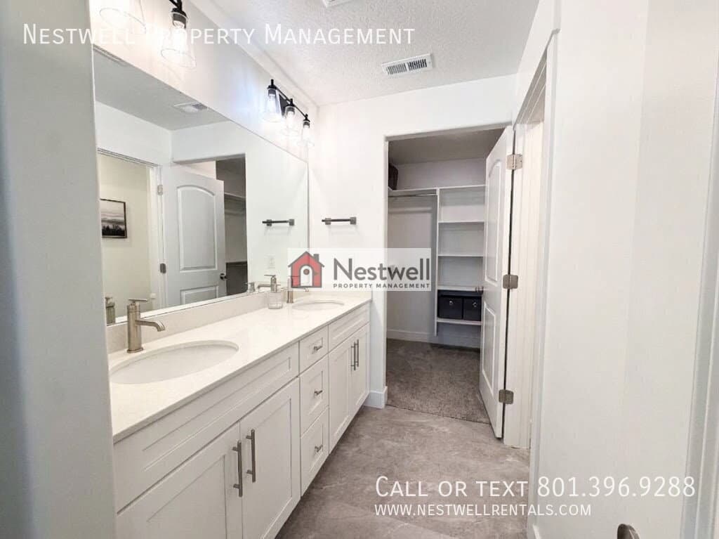 Herriman Townhome: 4604 W Wilson Peak Ln