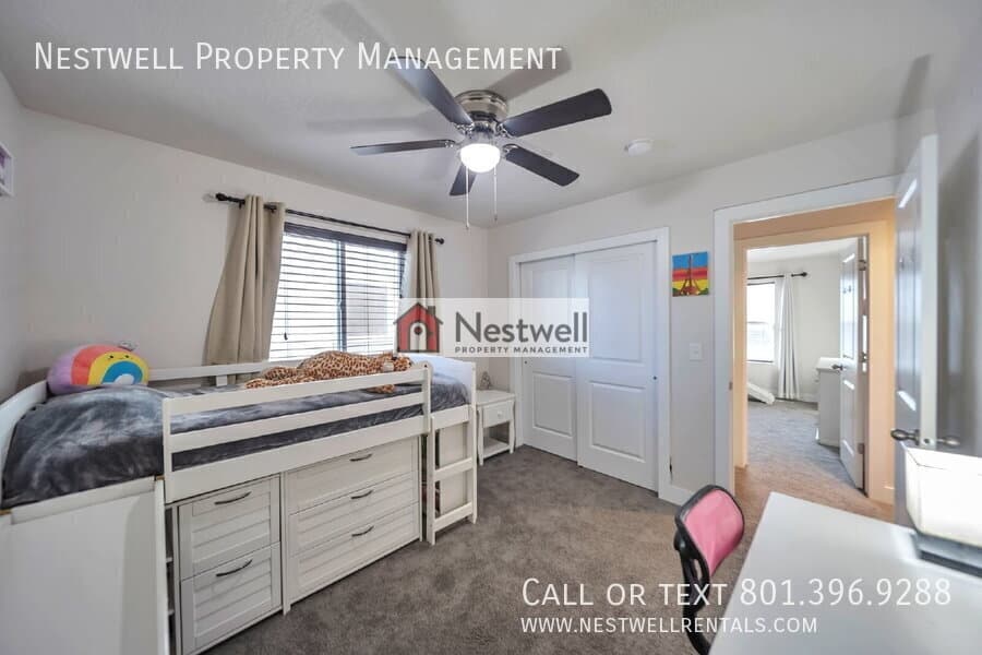 Herriman House: 12077 S Window Arch Ln