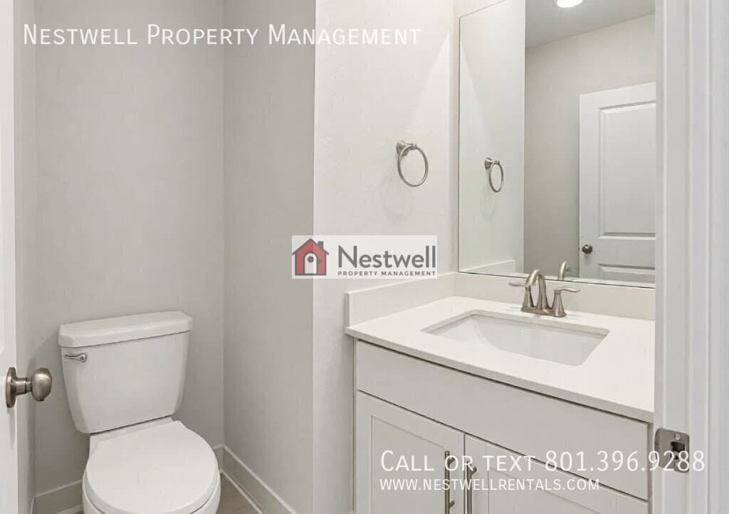 South Jordan Townhome: 11496 S Hollybrook Loop