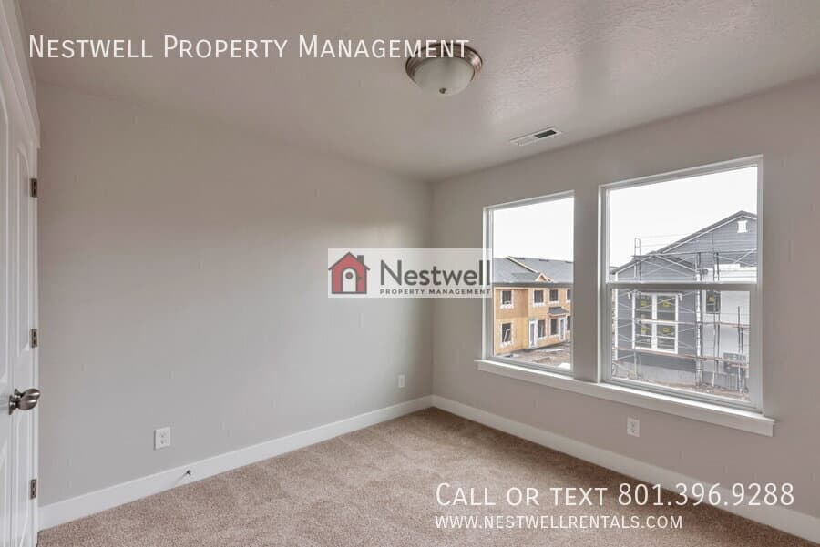 Lehi Townhome: 3894 W 1650 N