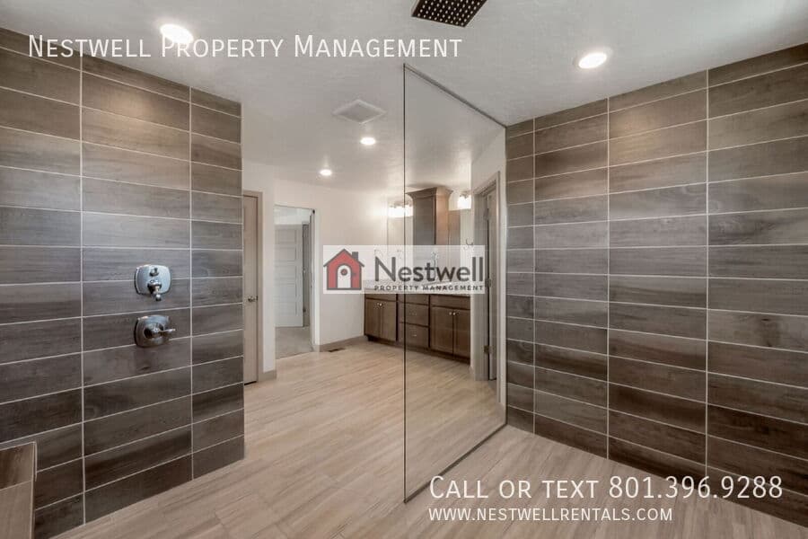 Saratoga Springs House: 231 S Buckhorn Bath Ave
