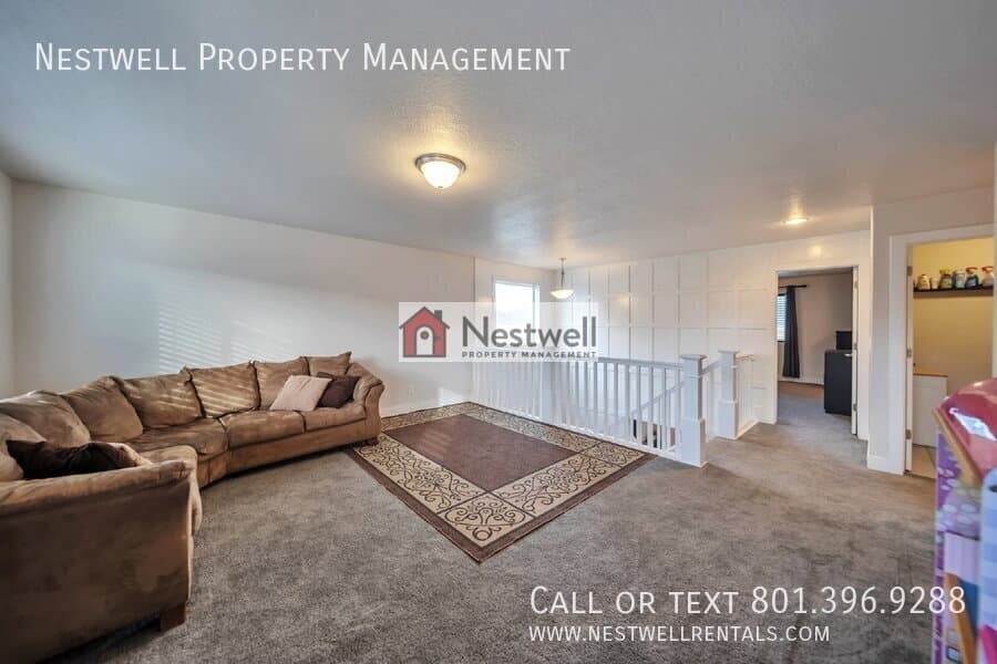 Herriman House: 12077 S Window Arch Ln
