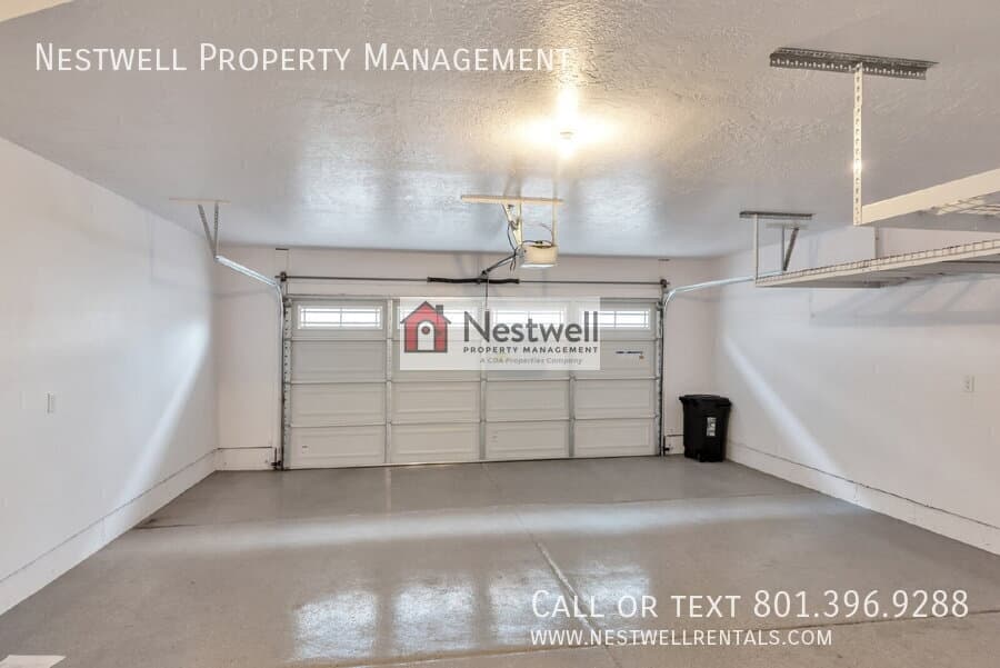 Riverton Townhome: 1811 W Torlundy Dr