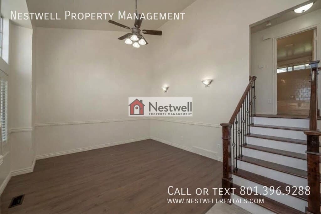 Sandy House: 1118 E 10760 S