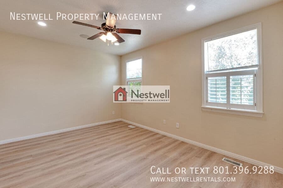 South Jordan House: 11623 S Grandville Ave