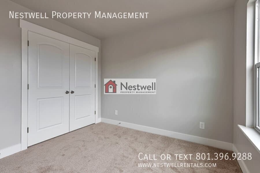 Lehi Townhome: 3894 W 1650 N