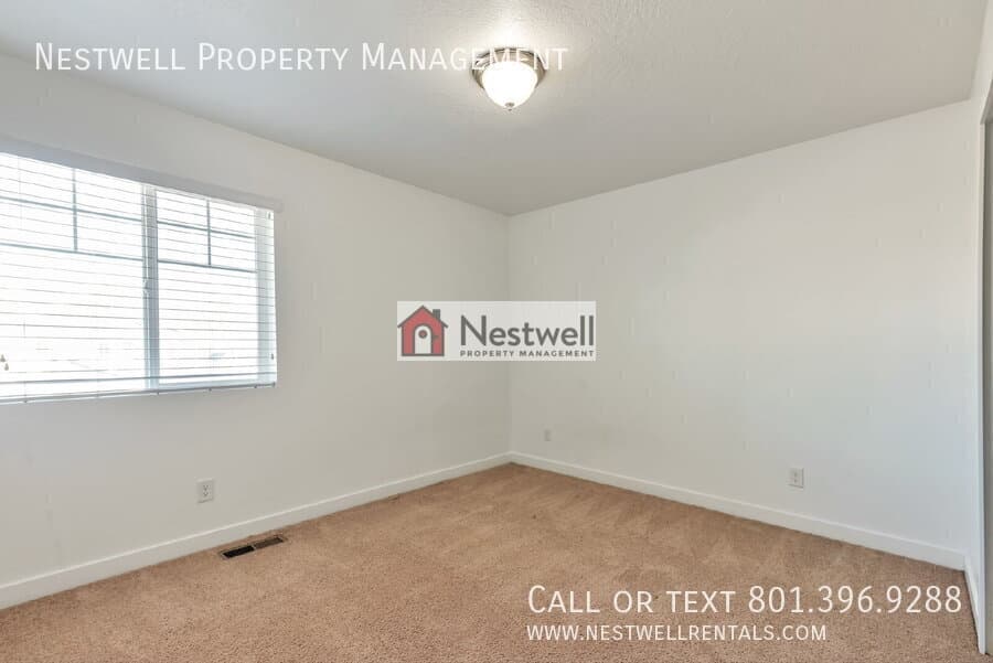 South Jordan House: 11492 S Alta Loma Ln