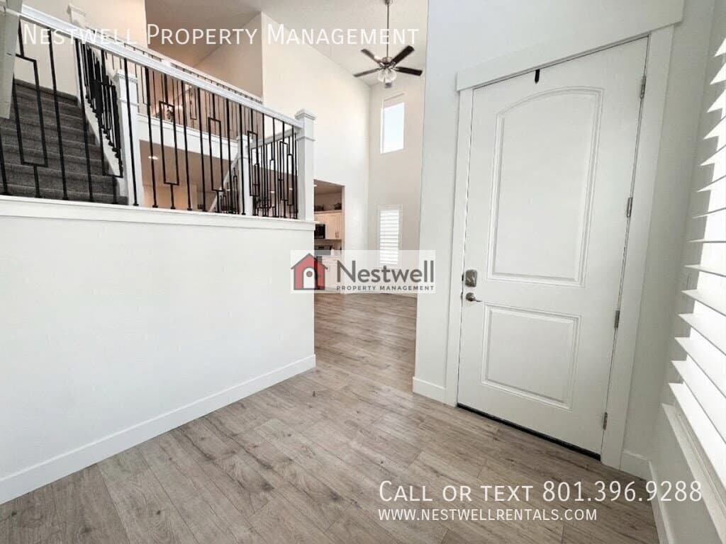 Herriman Townhome: 4604 W Wilson Peak Ln
