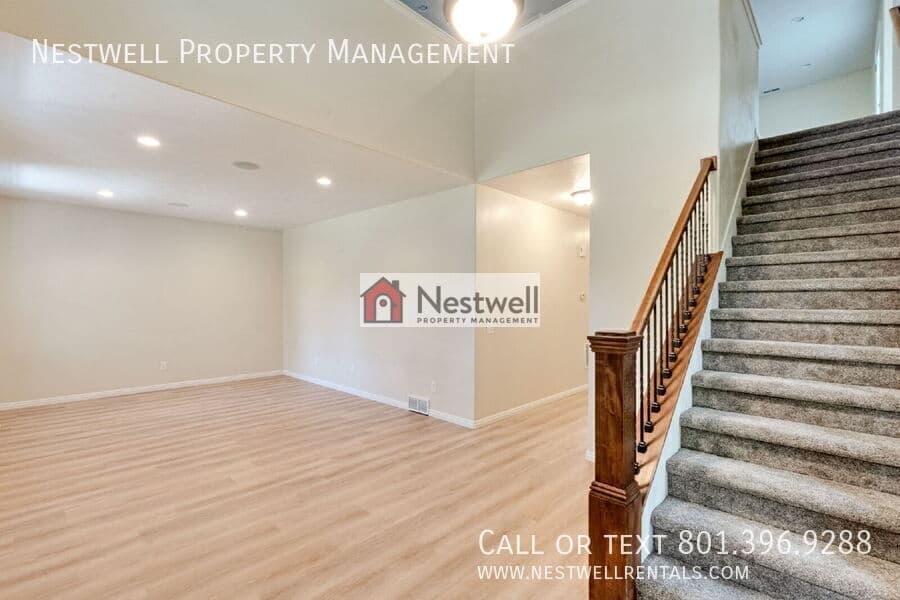 South Jordan House: 11623 S Grandville Ave