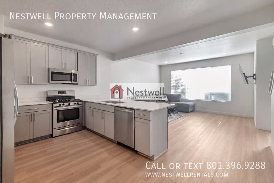 Riverton Townhome: 15538 S Democracy Dr