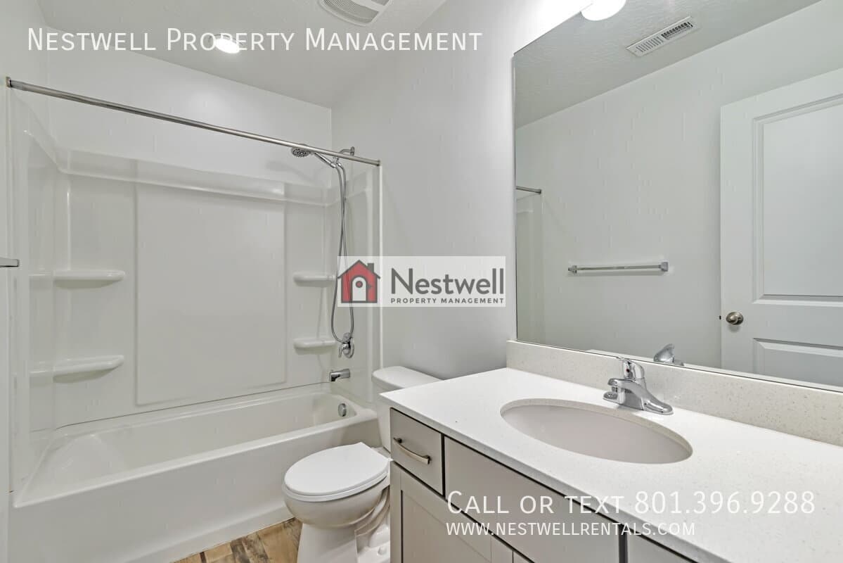 Saratoga Springs Townhome: 427 S Fox Chase Ln