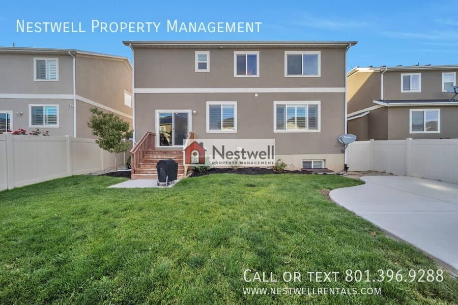 Herriman House: 12077 S Window Arch Ln