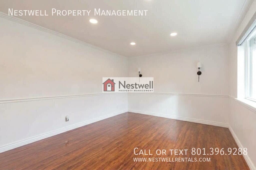 Midvale House: 7688 S 1130 E