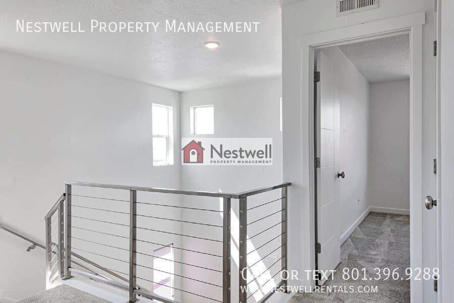 Vineyard House: 506 N 290 E