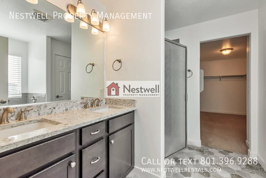 South Jordan House: 11492 S Alta Loma Ln