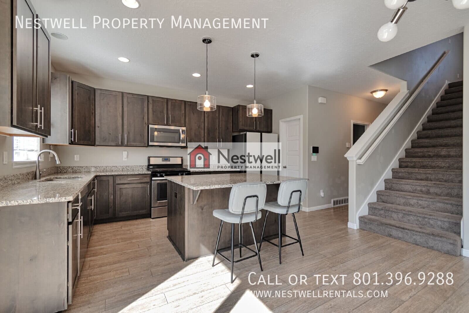 Midvale House: 815 W Kenzie Way