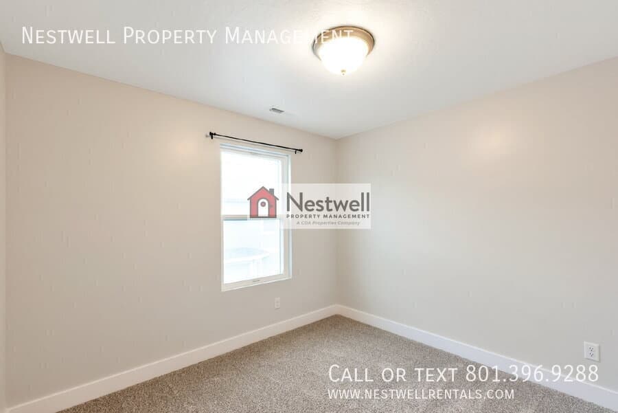 Riverton Townhome: 1811 W Torlundy Dr