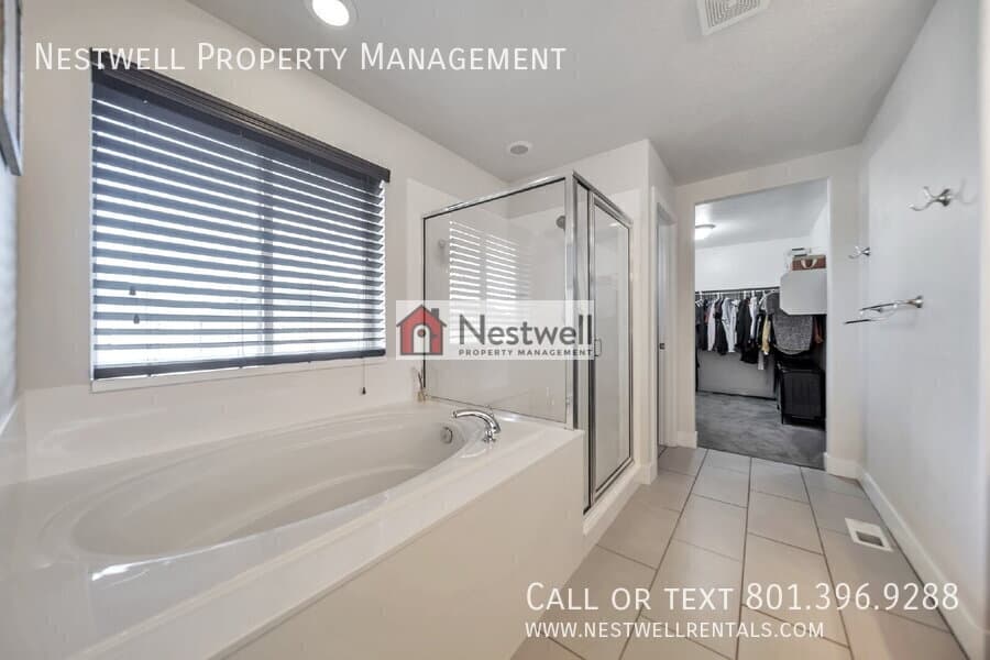 Herriman House: 12077 S Window Arch Ln