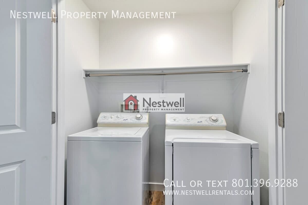 Saratoga Springs Townhome: 427 S Fox Chase Ln
