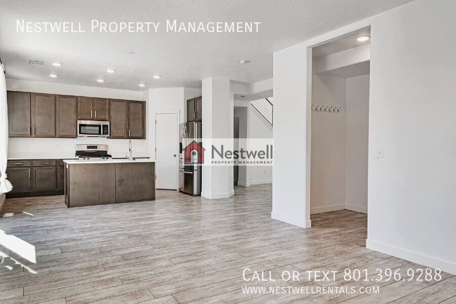 Vineyard House: 506 N 290 E