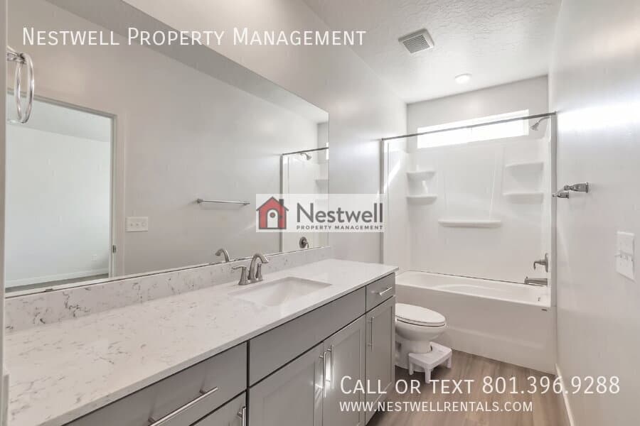 Riverton Townhome: 15538 S Democracy Dr