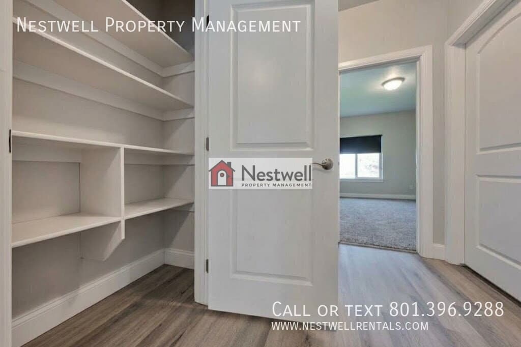 Herriman House: 4463 W Thorley Dr