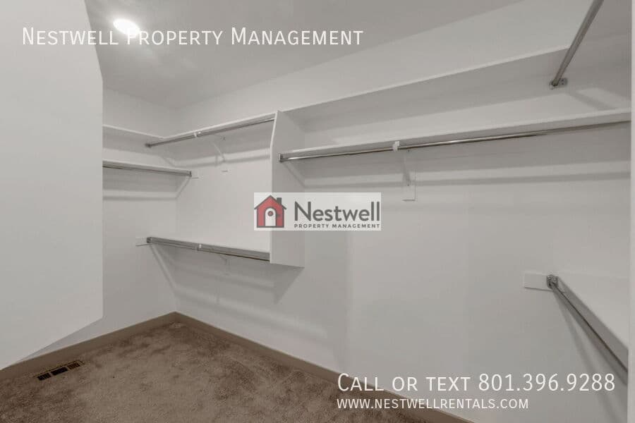 Saratoga Springs House: 231 S Buckhorn Bath Ave