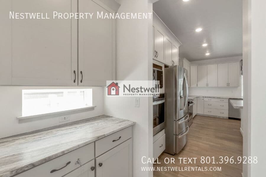 Saratoga Springs House: 231 S Buckhorn Bath Ave