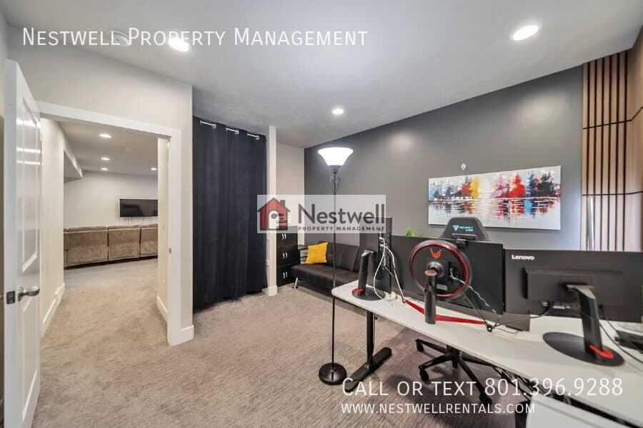 Herriman House: 12077 S Window Arch Ln