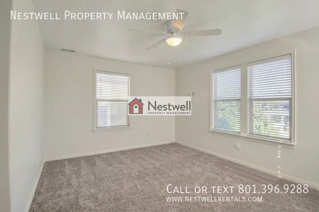 South Jordan House: 11607 S Grandville Ave