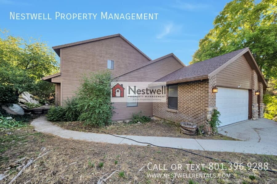Sandy House: 3252 E Bell Canyon Rd