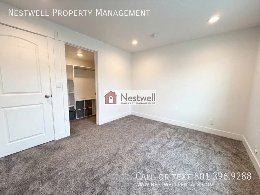 Herriman Townhome: 4604 W Wilson Peak Ln