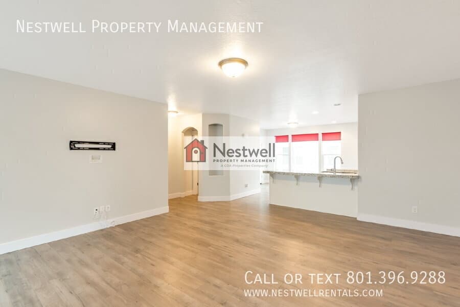 Riverton Townhome: 1811 W Torlundy Dr