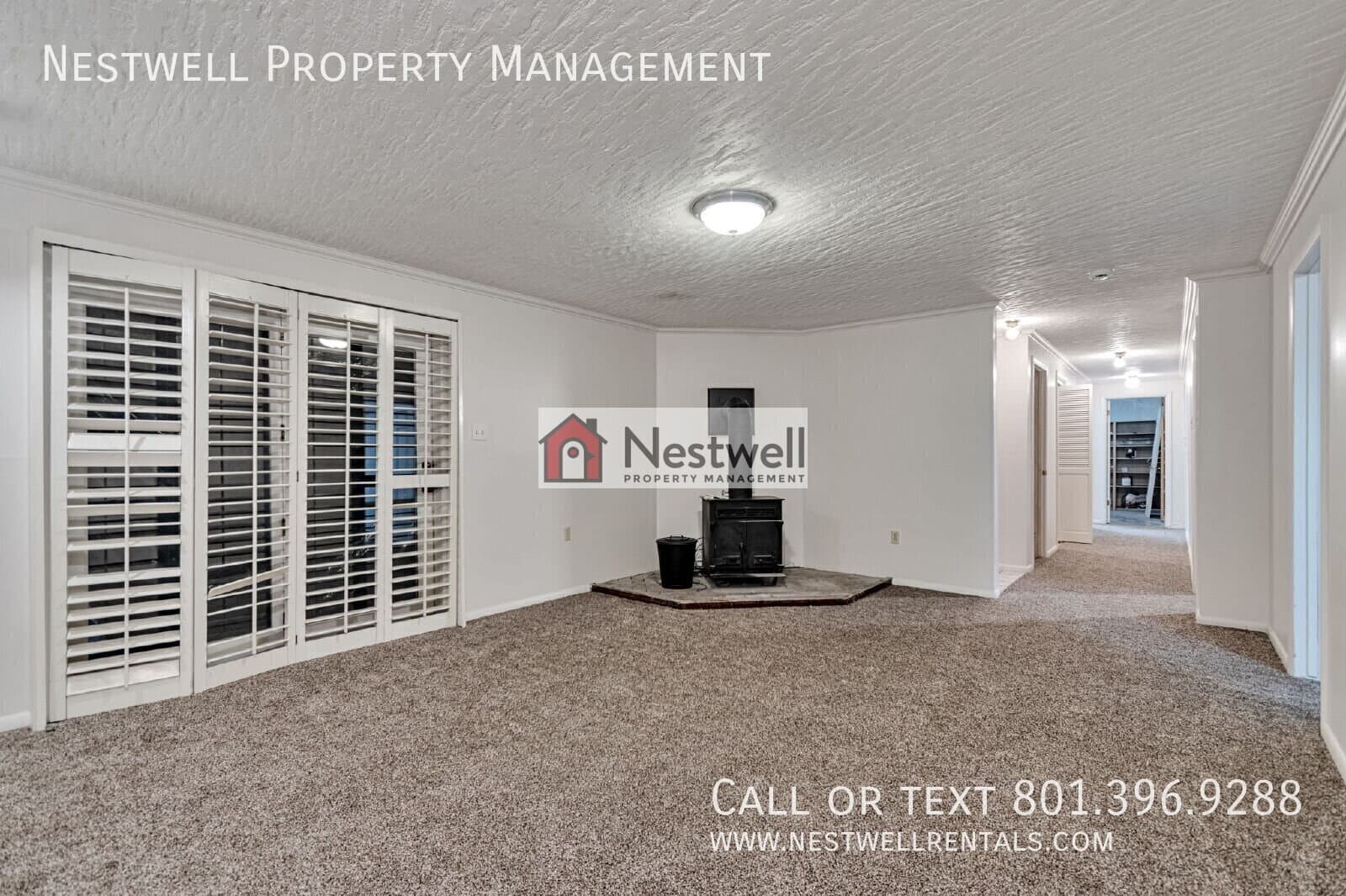 Sandy House: 660 E 9950 S