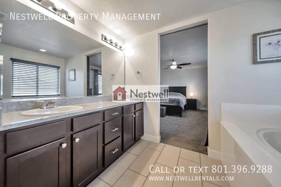 Herriman House: 12077 S Window Arch Ln
