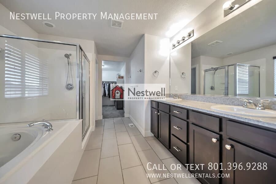 Herriman House: 12077 S Window Arch Ln