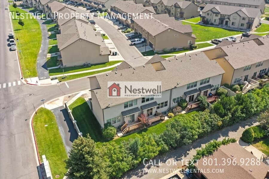 Spanish Fork Townhome: 152 S 1800 E