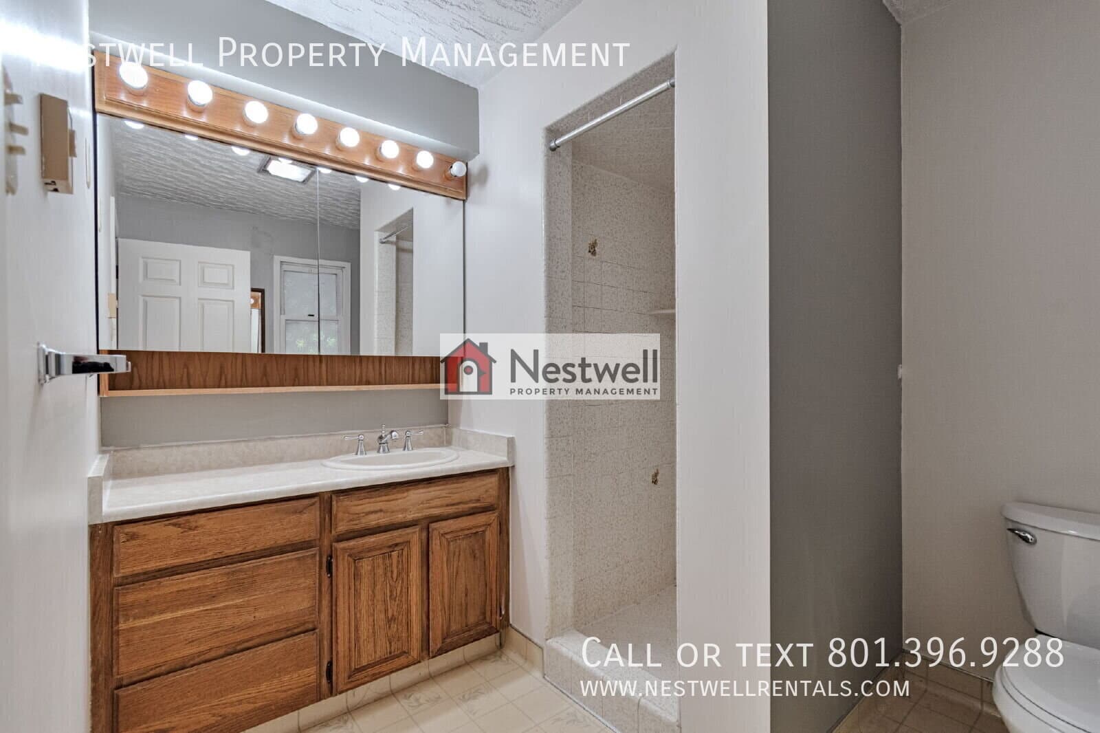 Sandy House: 660 E 9950 S