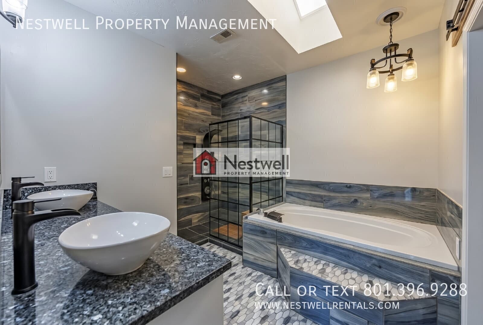 South Jordan House: 9995 S Caddie Cir