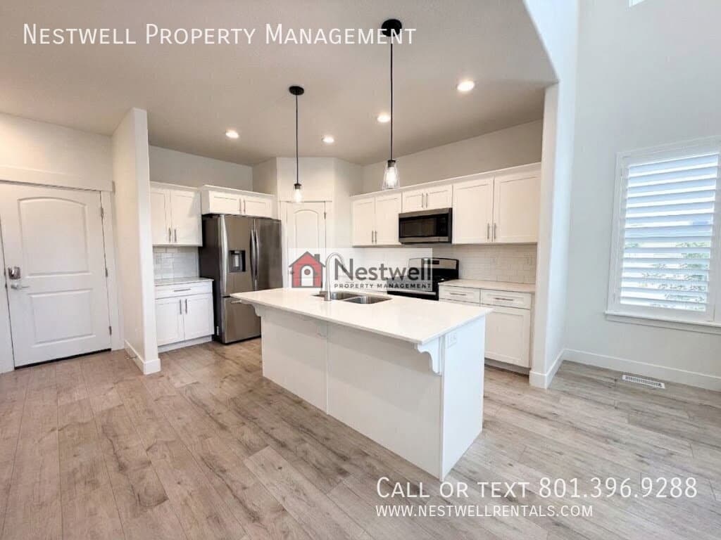 Herriman Townhome: 4604 W Wilson Peak Ln