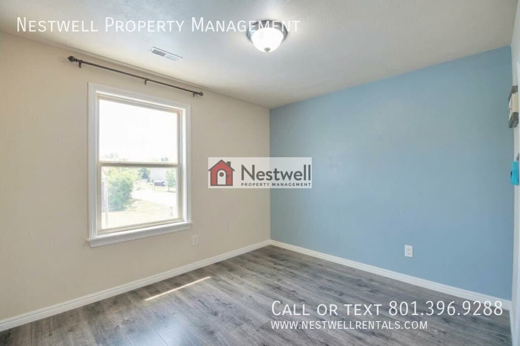 South Jordan House: 11607 S Grandville Ave