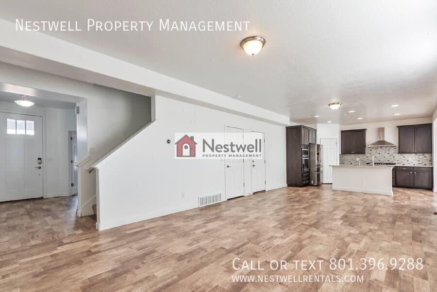 South Jordan House: 11492 S Alta Loma Ln