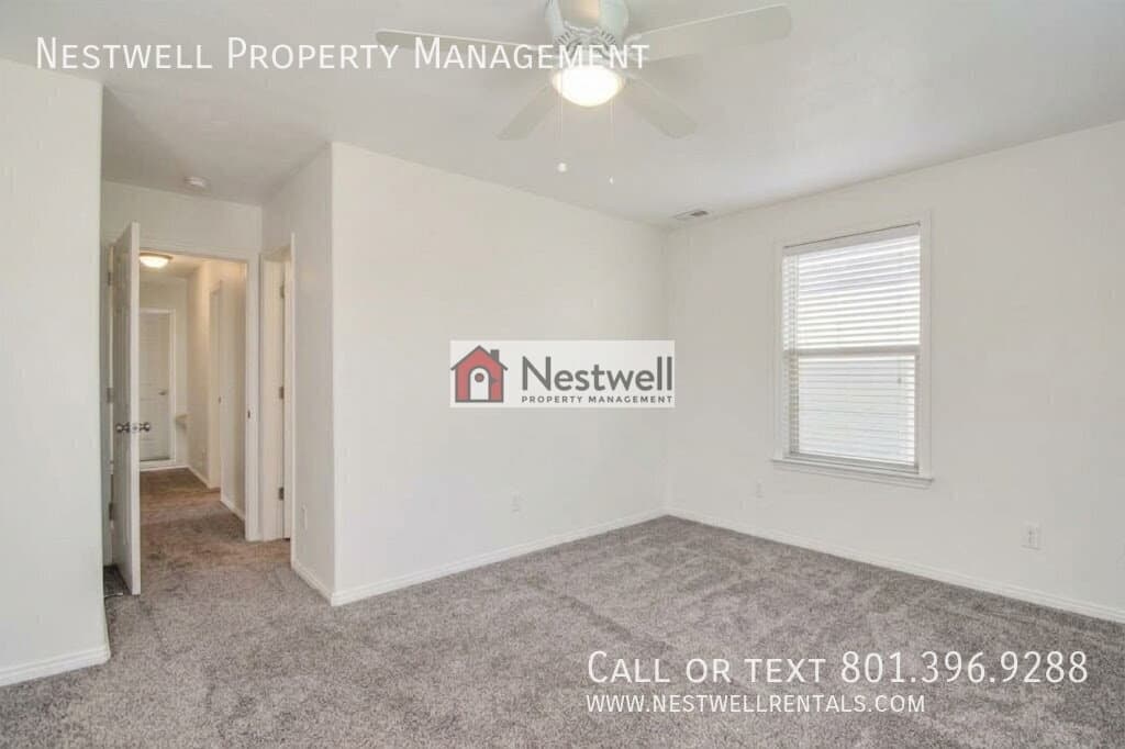 South Jordan House: 11607 S Grandville Ave