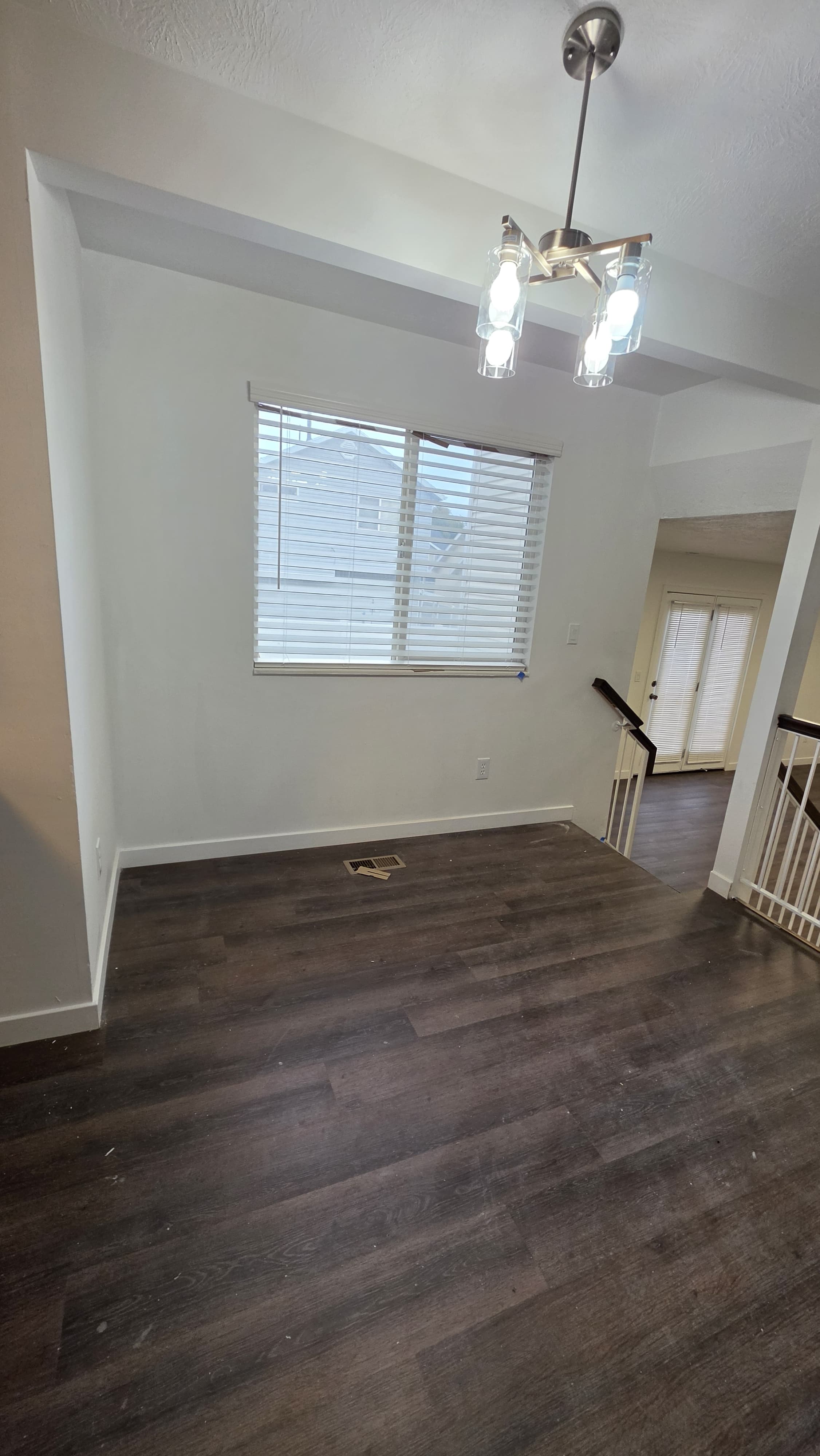 West Jordan House: 7719 S Ash Briar Ln