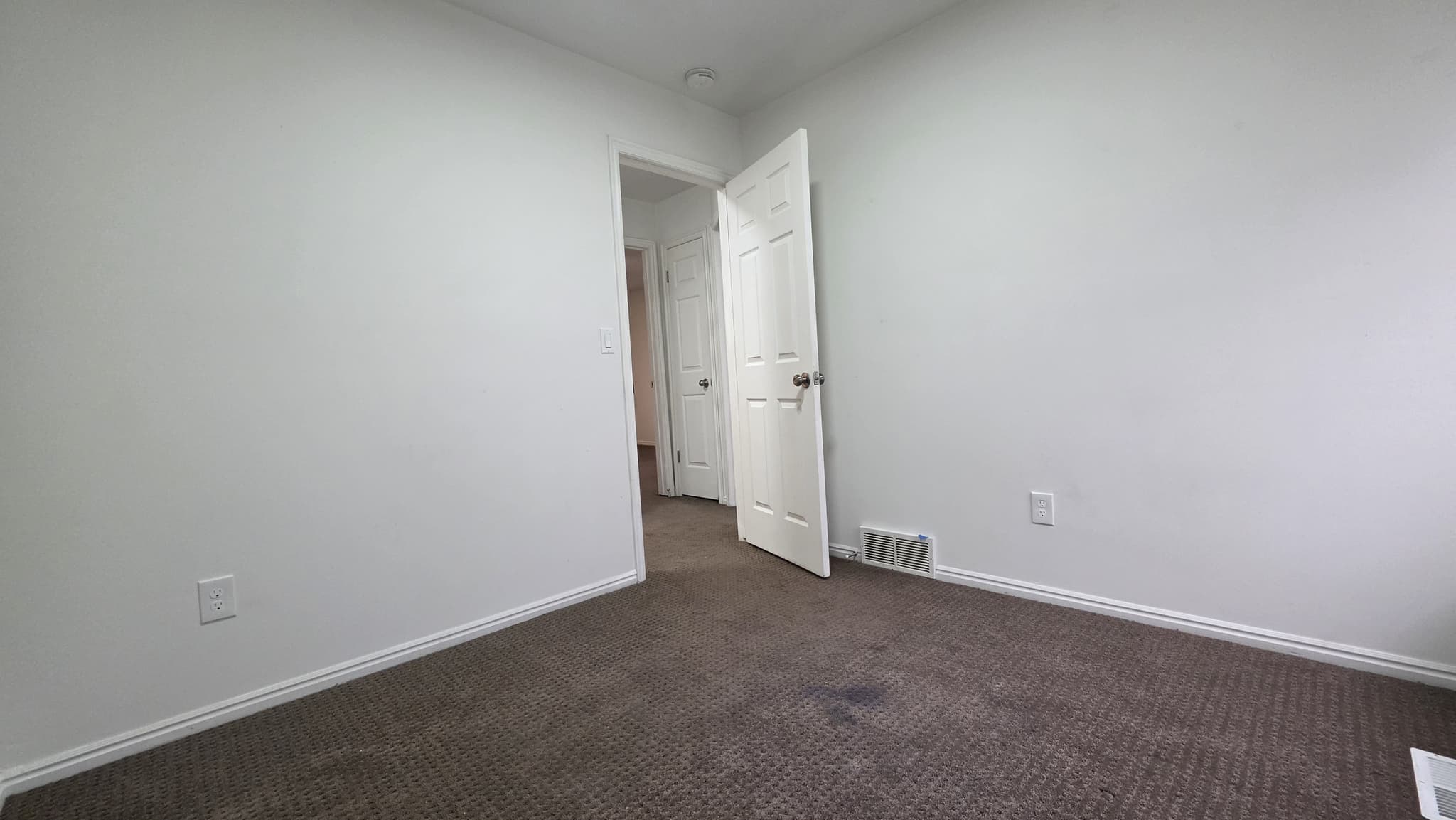 West Jordan House: 7719 S Ash Briar Ln