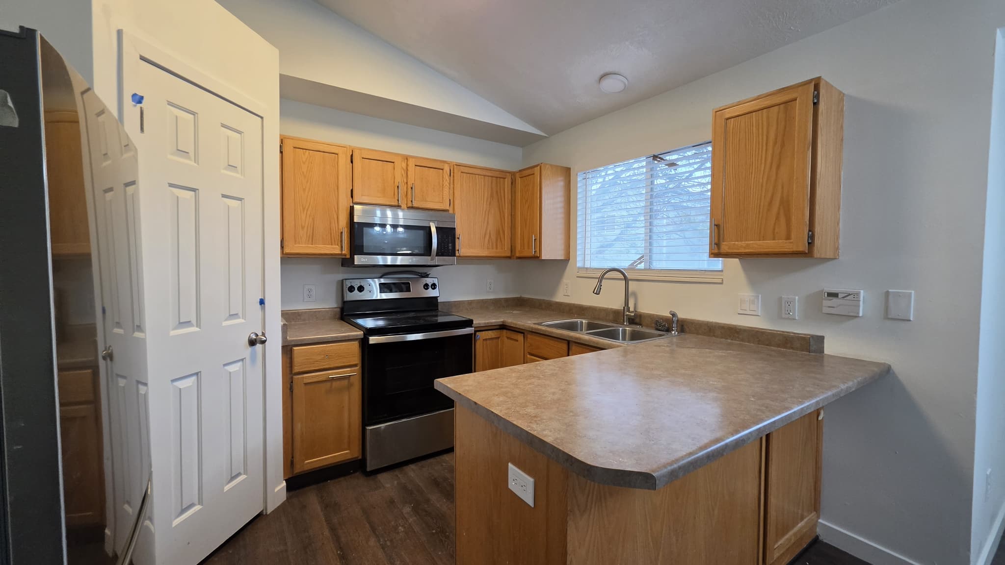 West Jordan House: 7719 S Ash Briar Ln