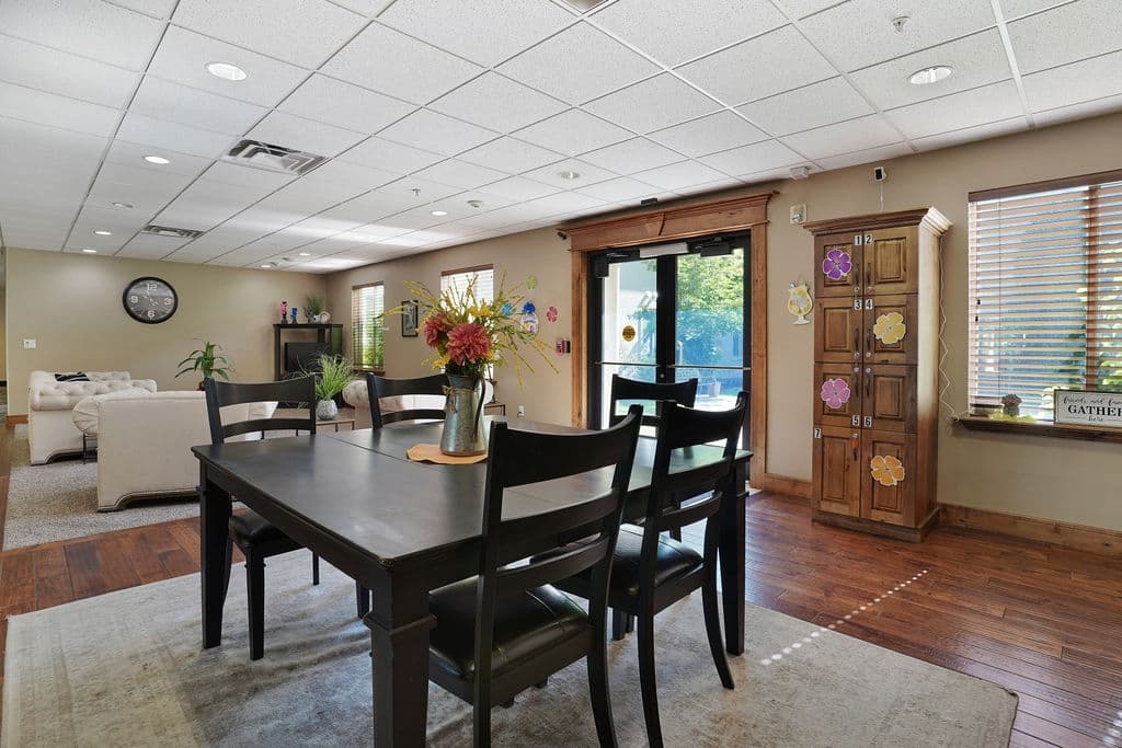 Ammon Apartment: 2475 S Ammon Rd