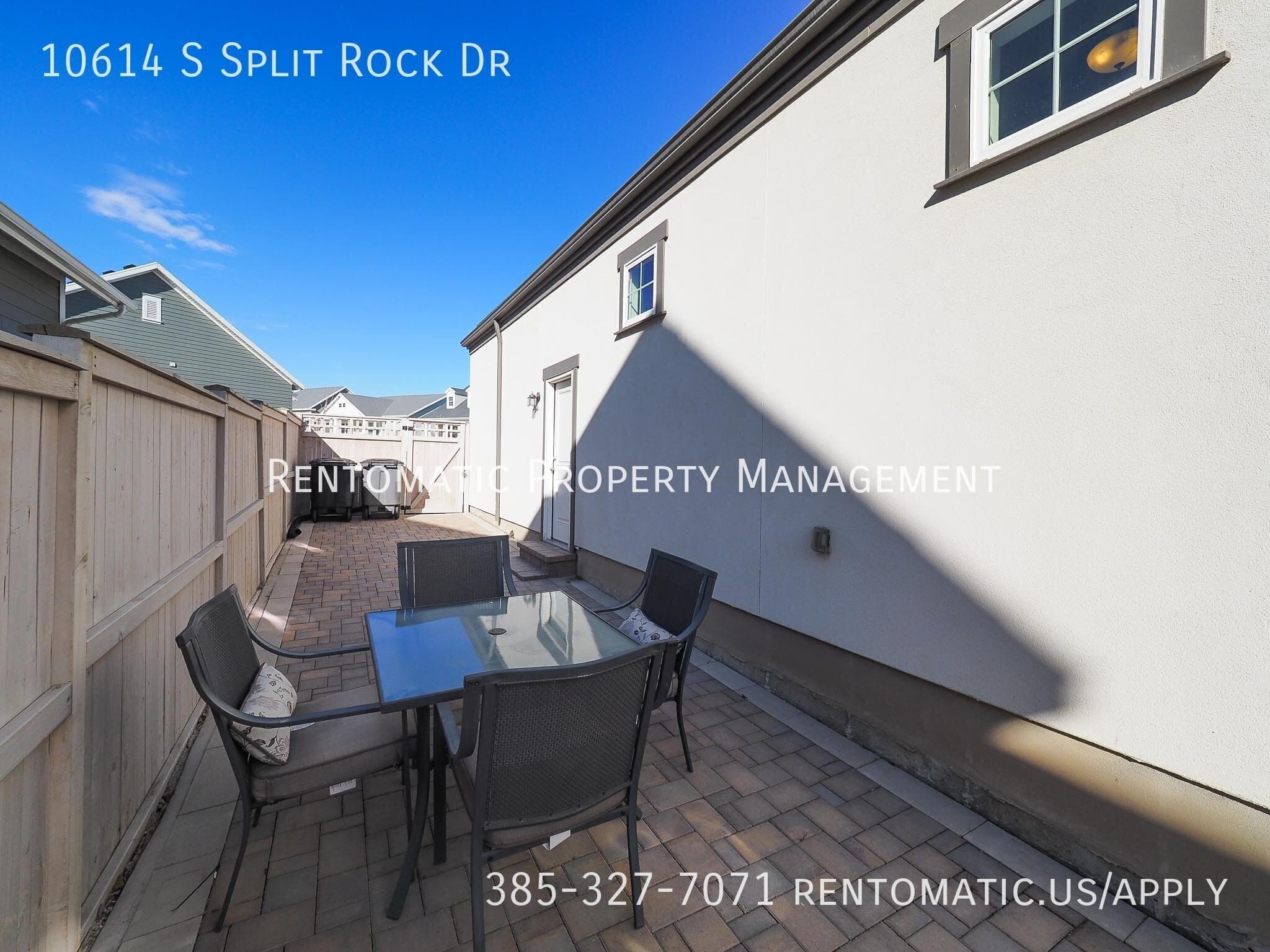South Jordan House: 10614 S Split Rock Dr