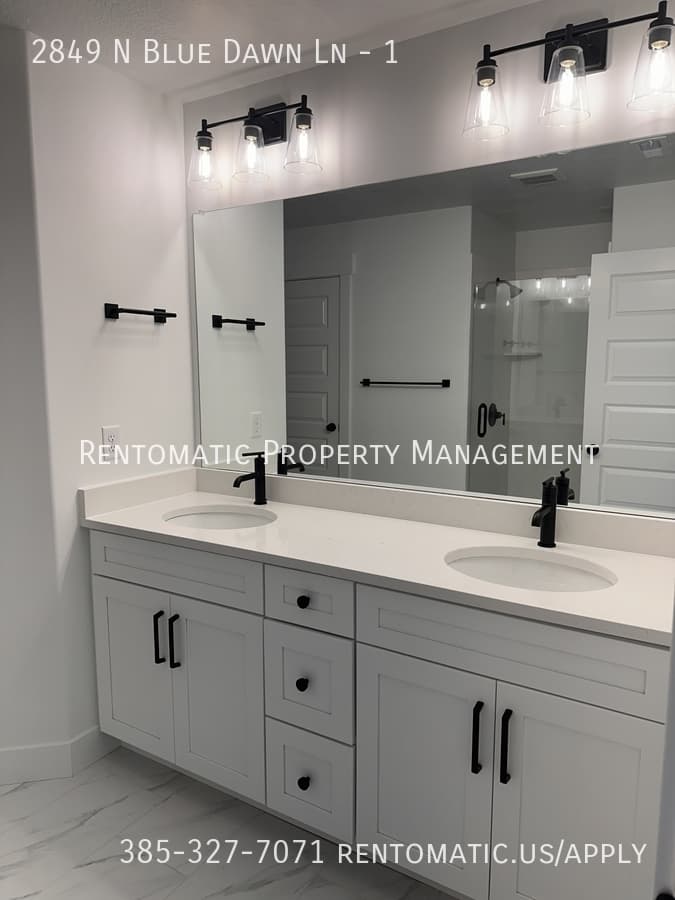 Saratoga Springs Townhome: 2849 N Blue Dawn Ln